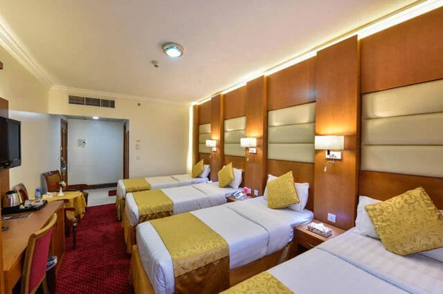 7 Nights 3 star London Umrah Package 2026